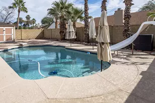 137 W Michelle Dr, Phoenix, AZ 85023 - Photo 10