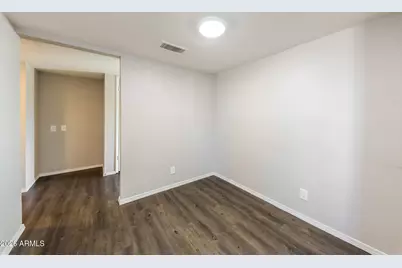 6218 W Wolf Street, Phoenix, AZ 85033 - Photo 8