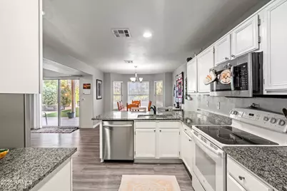 3154 E Wahalla Lane, Phoenix, AZ 85050 - Photo 14