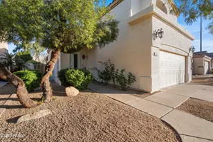 3154 E Wahalla Ln, Phoenix, AZ 85050 - Photo 4