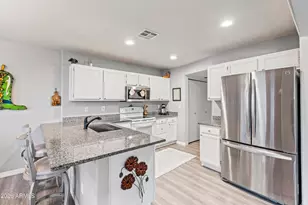 3154 E Wahalla Ln, Phoenix, AZ 85050 - Photo 6