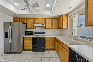 2115 E Greenway Dr, Tempe, AZ 85282 - Photo 12