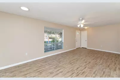 9916 W Kingswood Circle, Sun City, AZ 85351 - Photo 8