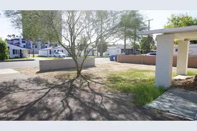 1044 E Whitton Avenue, Phoenix, AZ 85014 - Photo 4