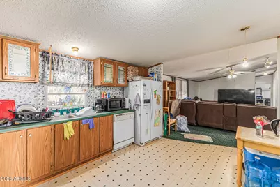 15806 W Hopi Drive, Casa Grande, AZ 85122 - Photo 6