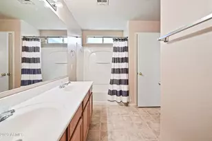 1559 S Longspur Ln, Gilbert, AZ 85296 - Photo 18