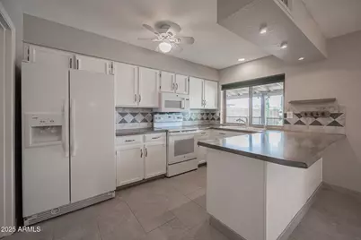 542 W Pampa Avenue, Mesa, AZ 85210 - Photo 10