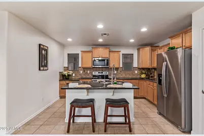 959 W Desert Hills Drive, San Tan Valley, AZ 85143 - Photo 12