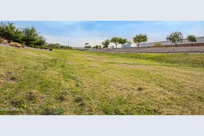 959 W Desert Hills Drive, San Tan Valley, AZ 85143 - Photo 40