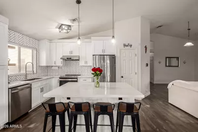 3206 S 81st Avenue, Phoenix, AZ 85043 - Photo 8