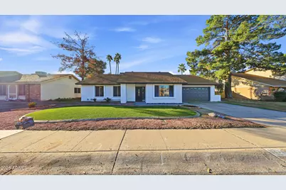 6233 W Desert Hills Drive, Glendale, AZ 85304 - Photo 2