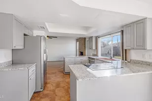 6233 W Desert Hills Dr, Glendale, AZ 85304 - Photo 16