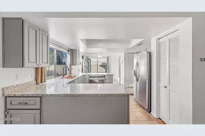 6233 W Desert Hills Drive, Glendale, AZ 85304 - Photo 14