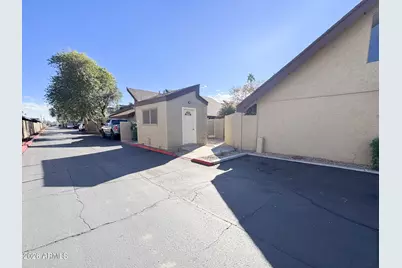 3807 N 30th Street #15, Phoenix, AZ 85016 - Photo 2