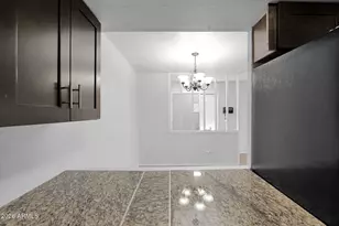 1808 E Center Ln, Tempe, AZ 85281 - Photo 8