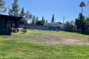 1808 E Center Ln, Tempe, AZ 85281 - Photo 24