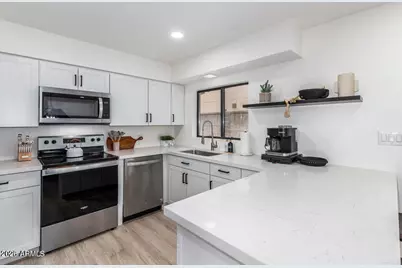 4511 N 31st Place, Phoenix, AZ 85016 - Photo 10