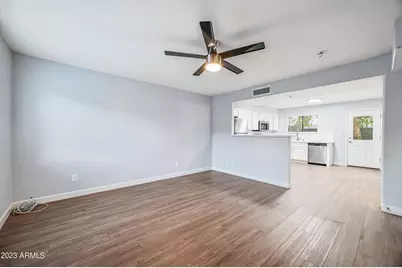 5010 N 22nd Avenue #113, Phoenix, AZ 85015 - Photo 2