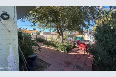 6108 W Pinchot Avenue, Phoenix, AZ 85033 - Photo 8