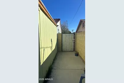 6108 W Pinchot Avenue, Phoenix, AZ 85033 - Photo 6