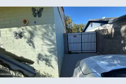 6108 W Pinchot Avenue, Phoenix, AZ 85033 - Photo 54