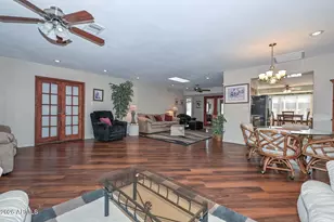 10734 W El Capitan Cir, Sun City, AZ 85351 - Photo 2