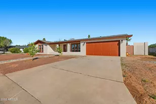 1461 N 63rd Pl, Mesa, AZ 85205 - Photo 2