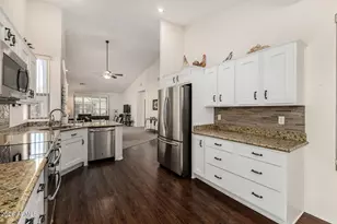 23721 S Pleasant Way, Sun Lakes, AZ 85248 - Photo 6