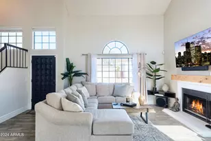 3207 E Wescott Dr, Phoenix, AZ 85050 - Photo 1