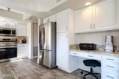 3207 E Wescott Drive, Phoenix, AZ 85050 - Photo 8