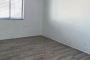 7825 W Flower St, Phoenix, AZ 85033 - Photo 14