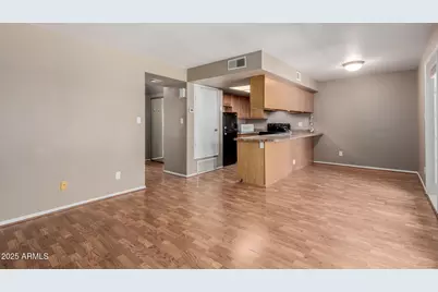 18811 N 19th Avenue #2004, Phoenix, AZ 85027 - Photo 2