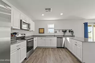 83 S Naples Ln, Casa Grande, AZ 85122 - Photo 2