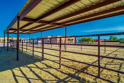 27720 N 237th Drive, Wittmann, AZ 85361 - Photo 32