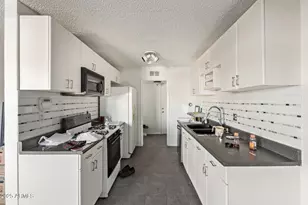 6767 N 7th St, Phoenix, AZ 85014 - Photo 12