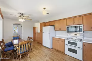 10219 N 39th Dr, Phoenix, AZ 85051 - Photo 12