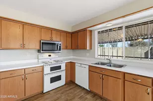 10219 N 39th Dr, Phoenix, AZ 85051 - Photo 10