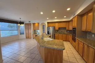 3213 E Desert Flower Ln, Phoenix, AZ 85044 - Photo 10