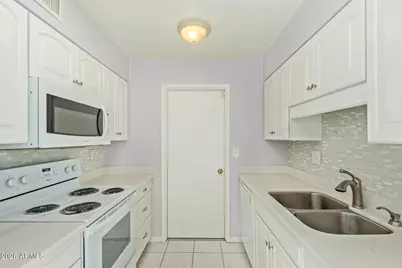 17669 N Del Webb Boulevard, Sun City, AZ 85373 - Photo 14