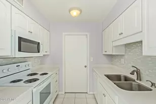 17669 N Del Webb Blvd, Sun City, AZ 85373 - Photo 14