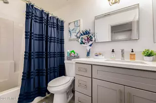 22001 N 35th Dr, Glendale, AZ 85310 - Photo 12