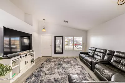 22001 N 35th Drive, Glendale, AZ 85310 - Photo 4