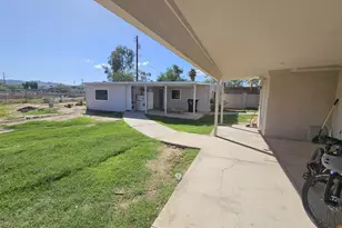 819 E Apollo Rd, Phoenix, AZ 85042 - Photo 8