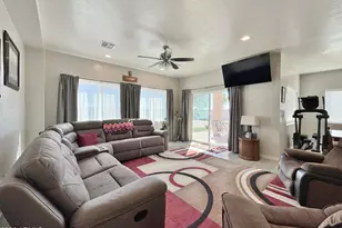 8480 W Mission Hills Dr, Arizona City, AZ 85123 - Photo 10