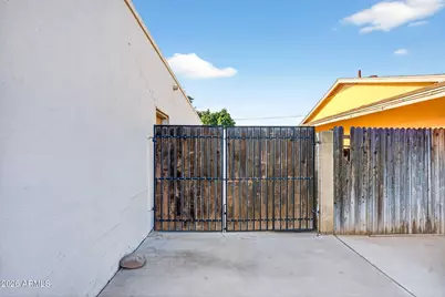 4117 W San Juan Avenue, Phoenix, AZ 85019 - Photo 36