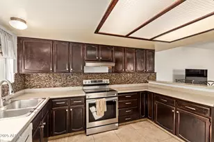 501 E Topeka Dr, Phoenix, AZ 85024 - Photo 4