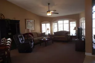 19065 N 88th Ave, Peoria, AZ 85382 - Photo 6