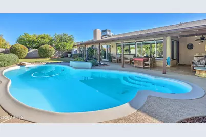 2638 E Desert Cove Avenue, Phoenix, AZ 85028 - Photo 2