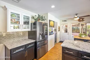 2638 E Desert Cove Ave, Phoenix, AZ 85028 - Photo 8