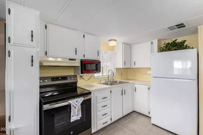 44 S Hawes Road #B26, Mesa, AZ 85208 - Photo 8